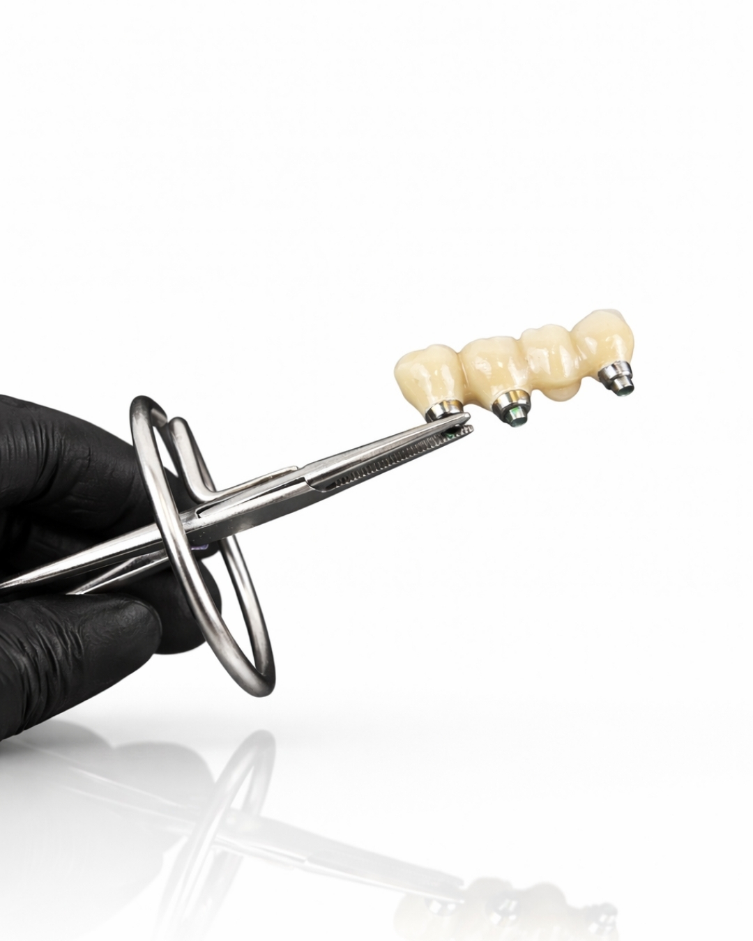 Standard Implant  -  precision fit and aesthetics